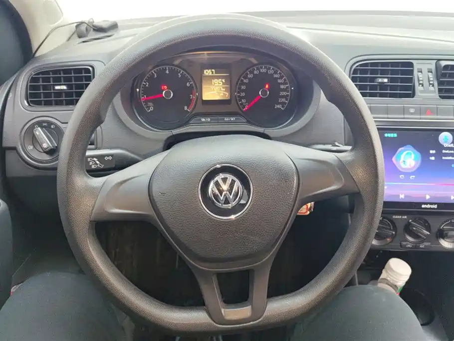 Volkswagen Polo 2016 1.4L Manual Trend фото 15