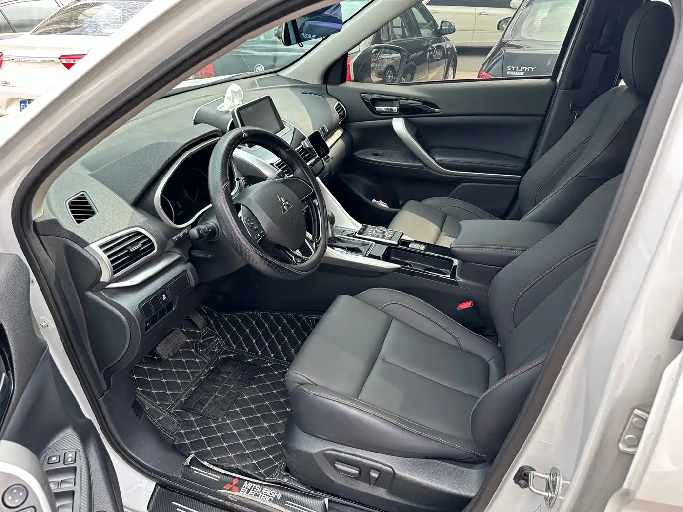 Mitsubishi Eclipse Cross 2021 1.5T CVT 2WD Dream Edition фото 3