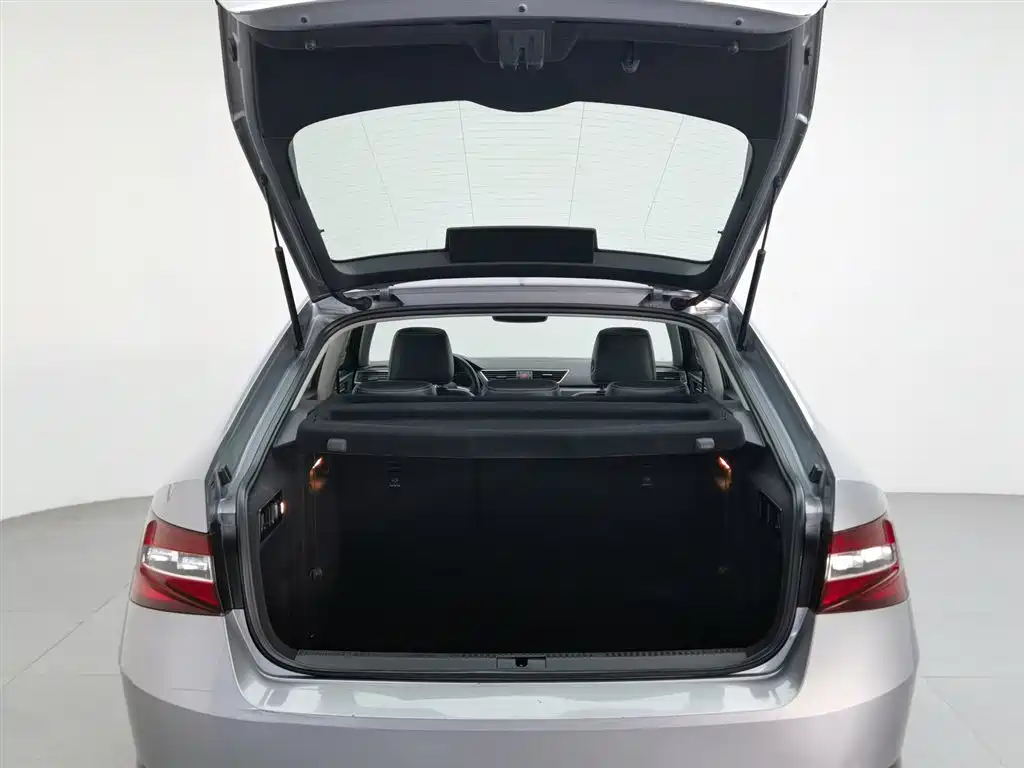 Škoda Superb 2016 TSI330 DSG Smart Edition фото 16