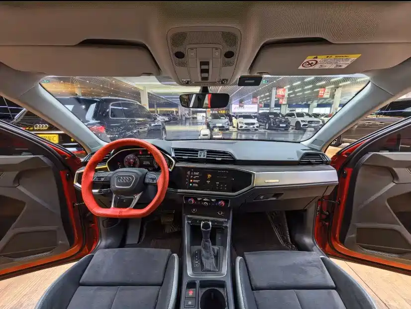 Photo 9 - Audi Q3