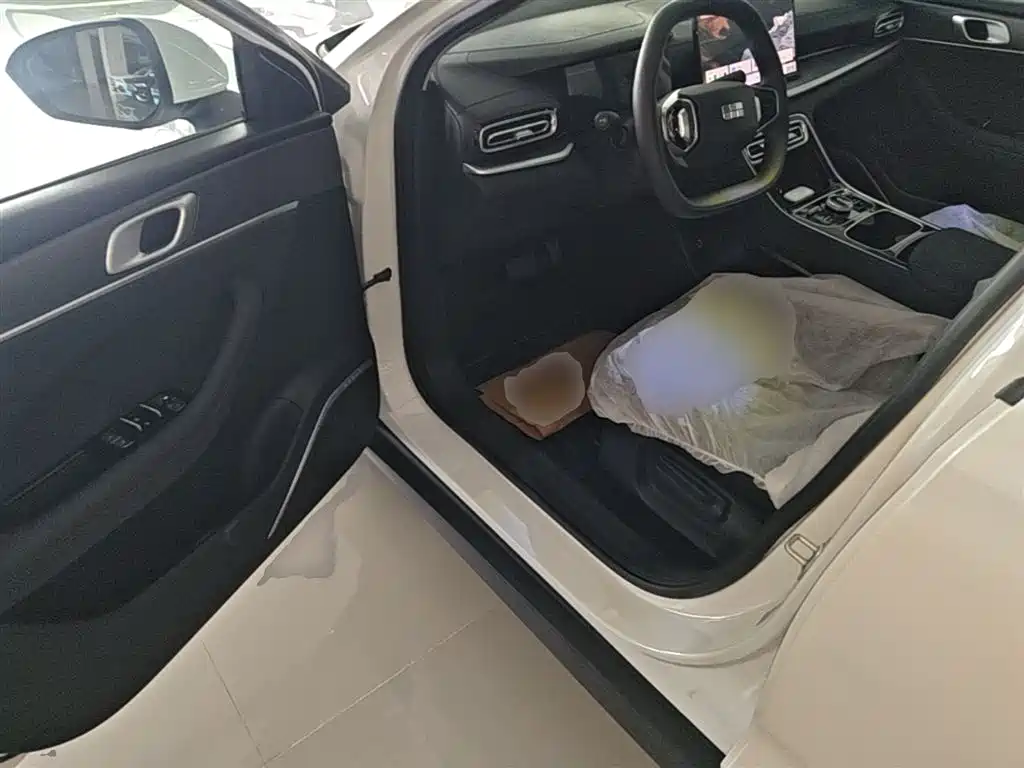 Geely Galaxy Galaxy Stellar 6 2025 60km Voyager Edition фото 16