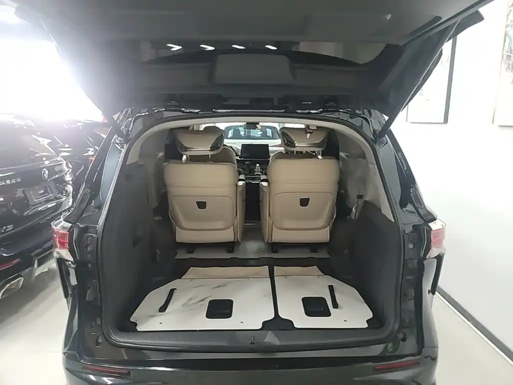 Toyota Granvia 2023 2023 2.5L Hybrid Luxury Edition