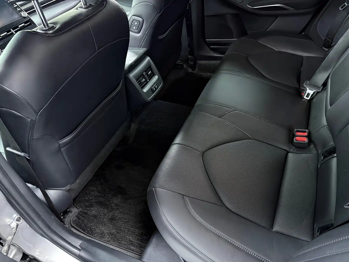 Toyota Avalon 2019 Hybrid 2.5L Luxury Edition China VI фото 5