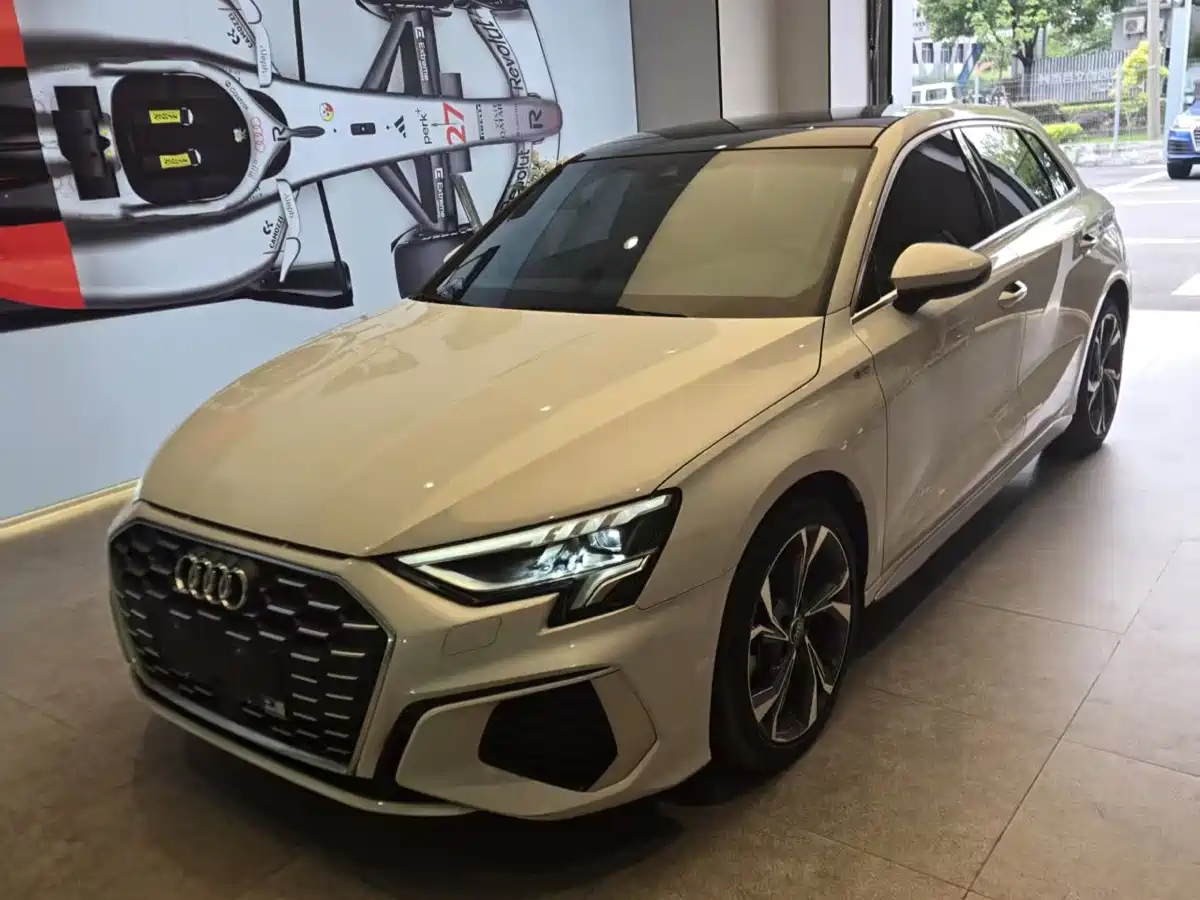Audi A3 2022 Sportback 35 TFSI Luxury Sport