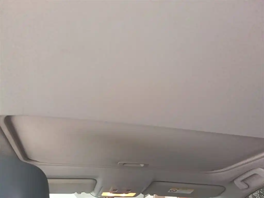Toyota RAV4 Rongfang 2015 2.0L CVT 2WD Trend Edition фото 18
