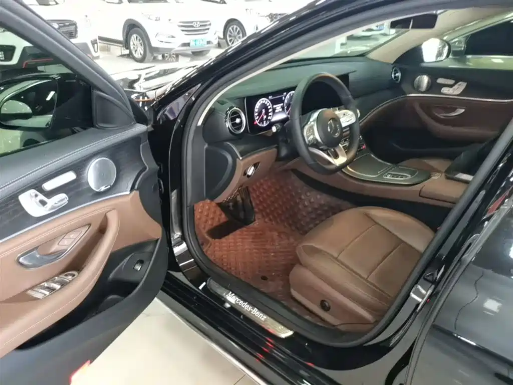 Mercedes-Benz E-Class 2020 E 300 L Sport Luxury Model фото 16