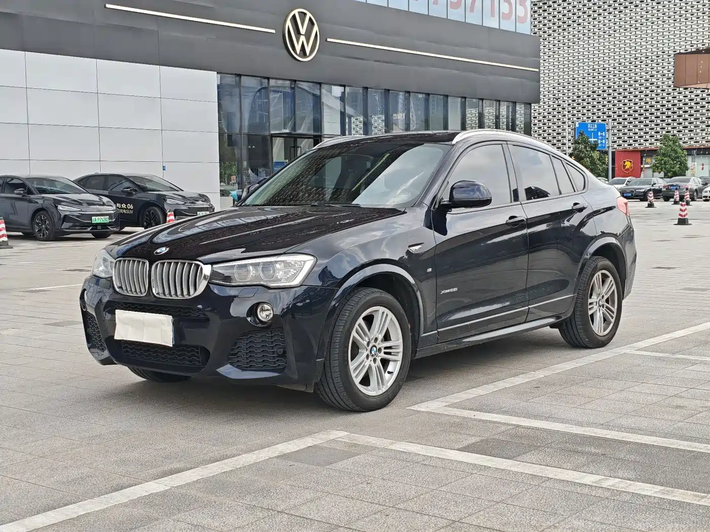 Photo 1 - BMW X4