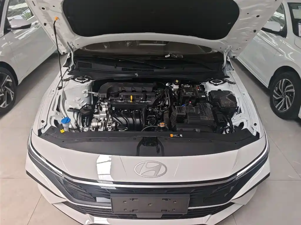 Hyundai Elantra 2023 1.5L CVT GLX Elite Edition фото 20