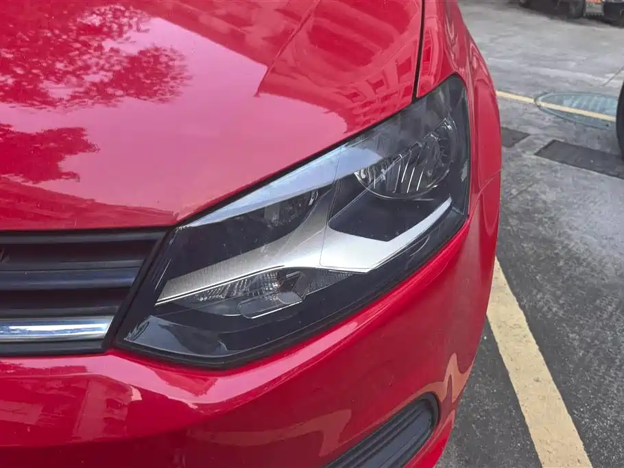 Volkswagen Polo 2016 1.4L Automatic Trend фото 5