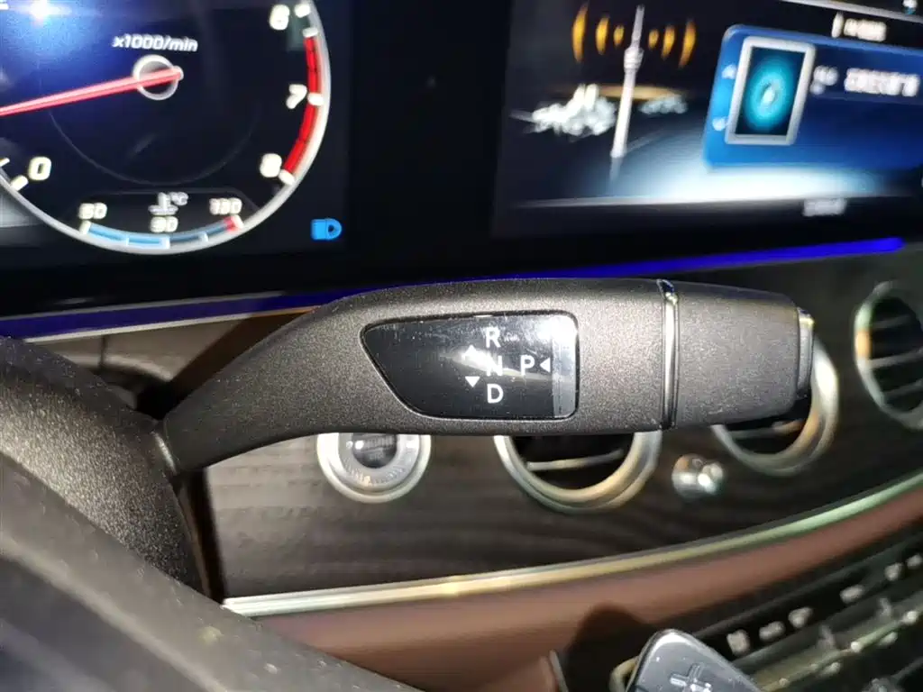 Mercedes-Benz E-Class 2020 E 300 L Sport Luxury Model фото 14