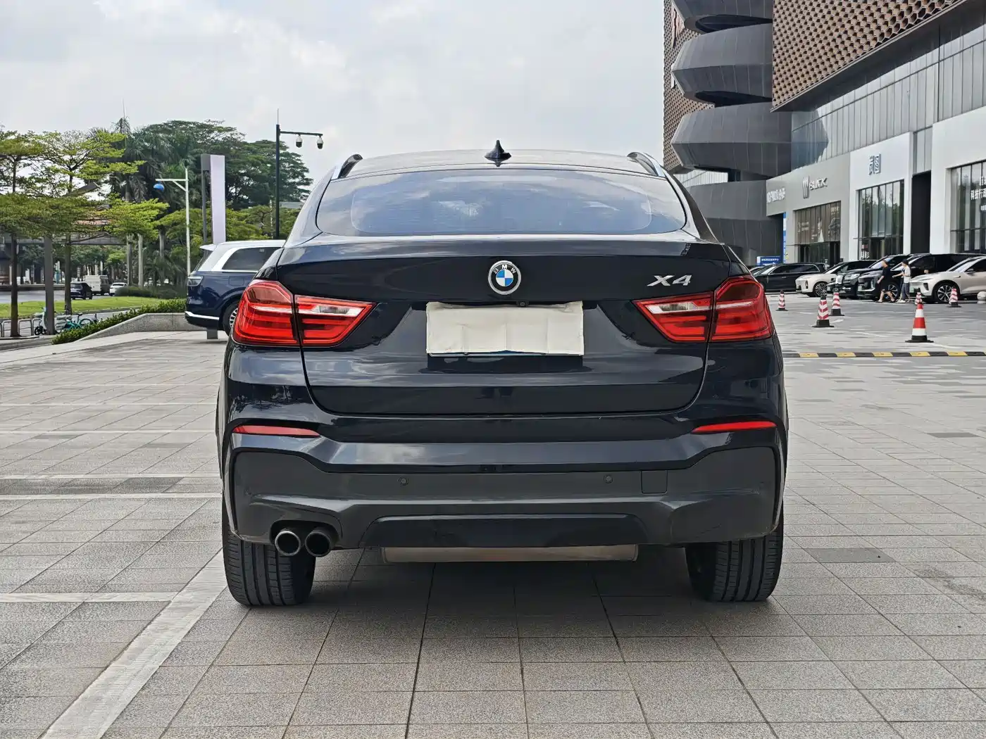 Photo 3 - BMW X4