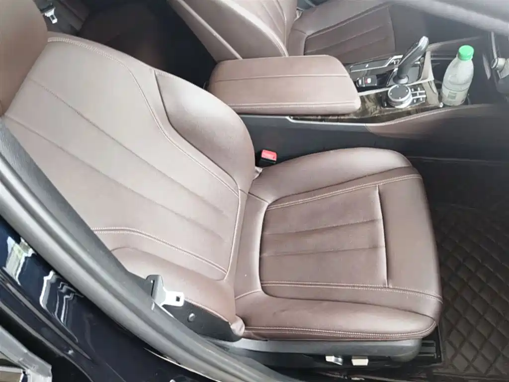 BMW 5 Series 2019 525Li M Sport Package фото 25