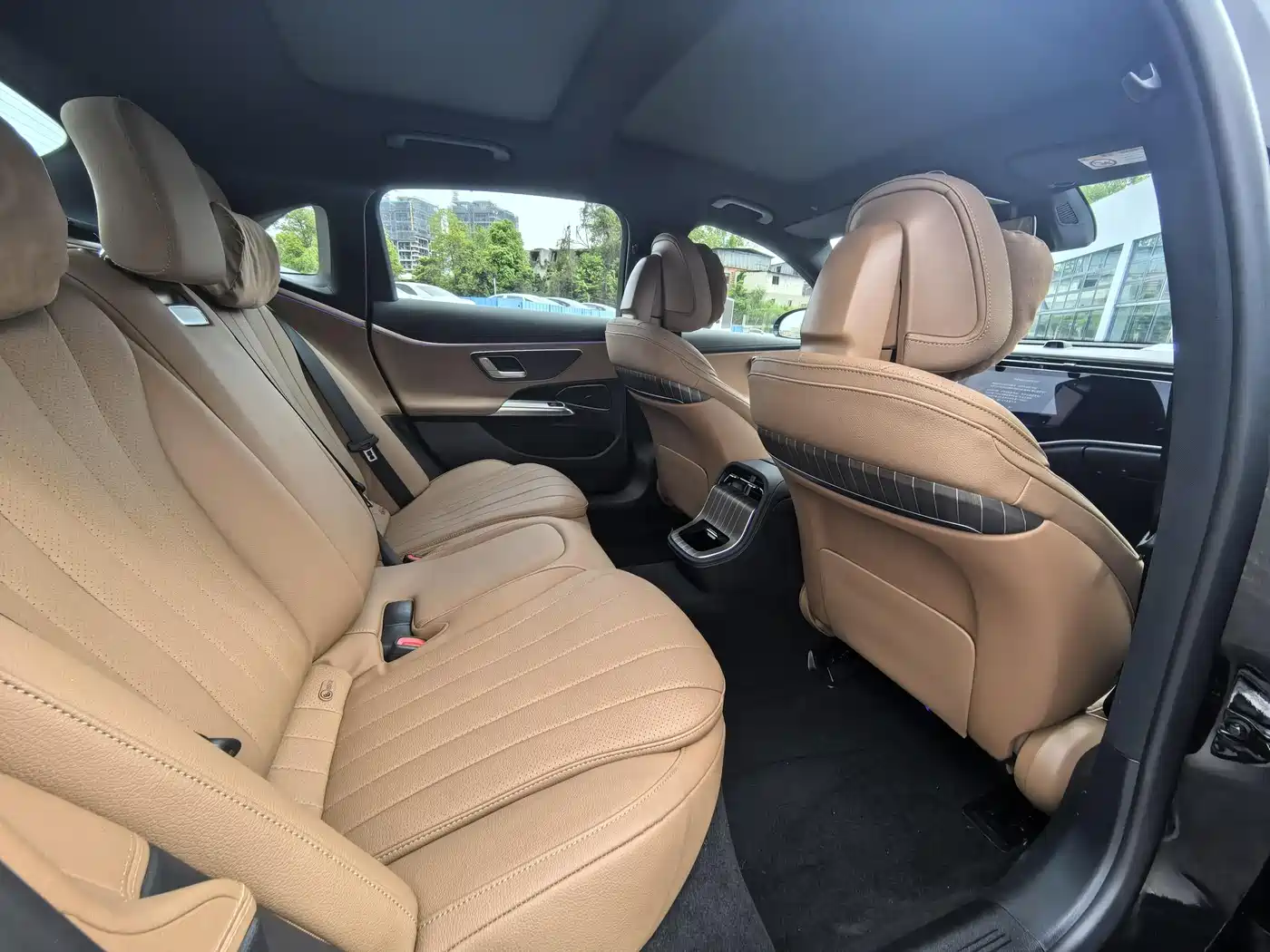 Mercedes-Benz E-Class New Energy 2024 E 350 e L Plug-in Hybrid Sedan фото 8