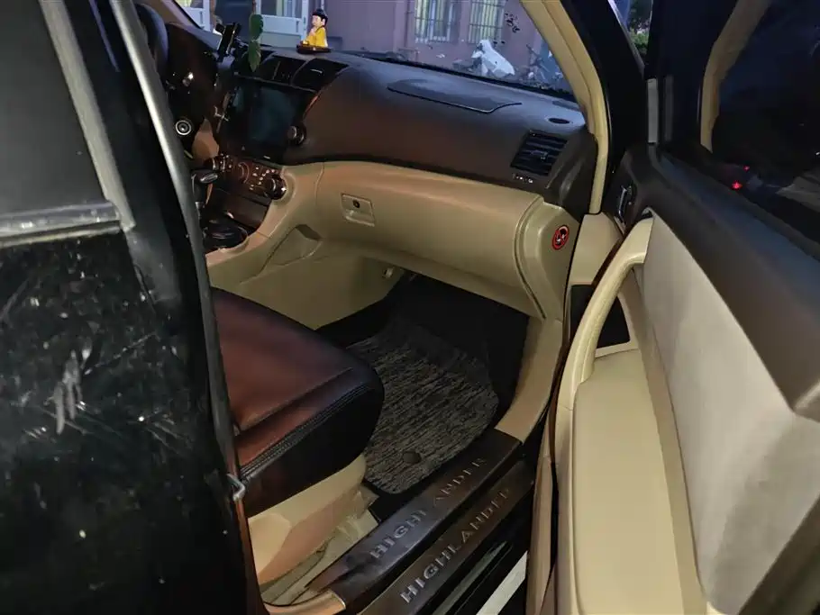 Toyota Highlander 2012 2.7L 2WD 5-seater Elite Edition фото 8