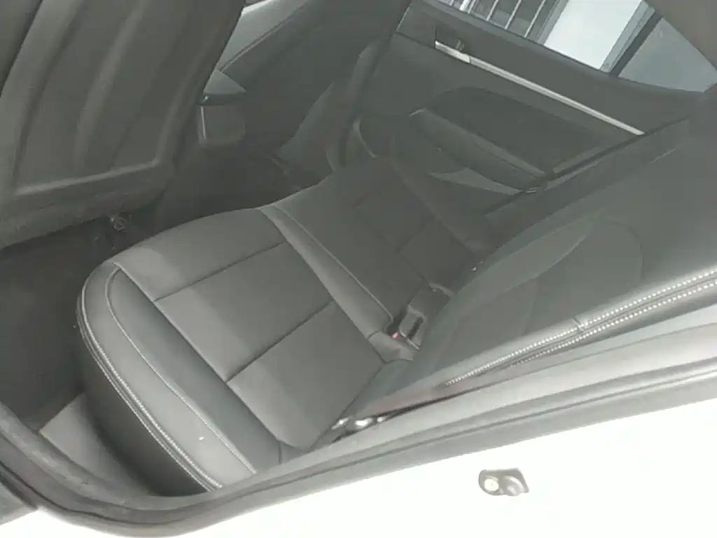 Hyundai Elantra 2016 Model 1.6L Automatic Smart Elite фото 17