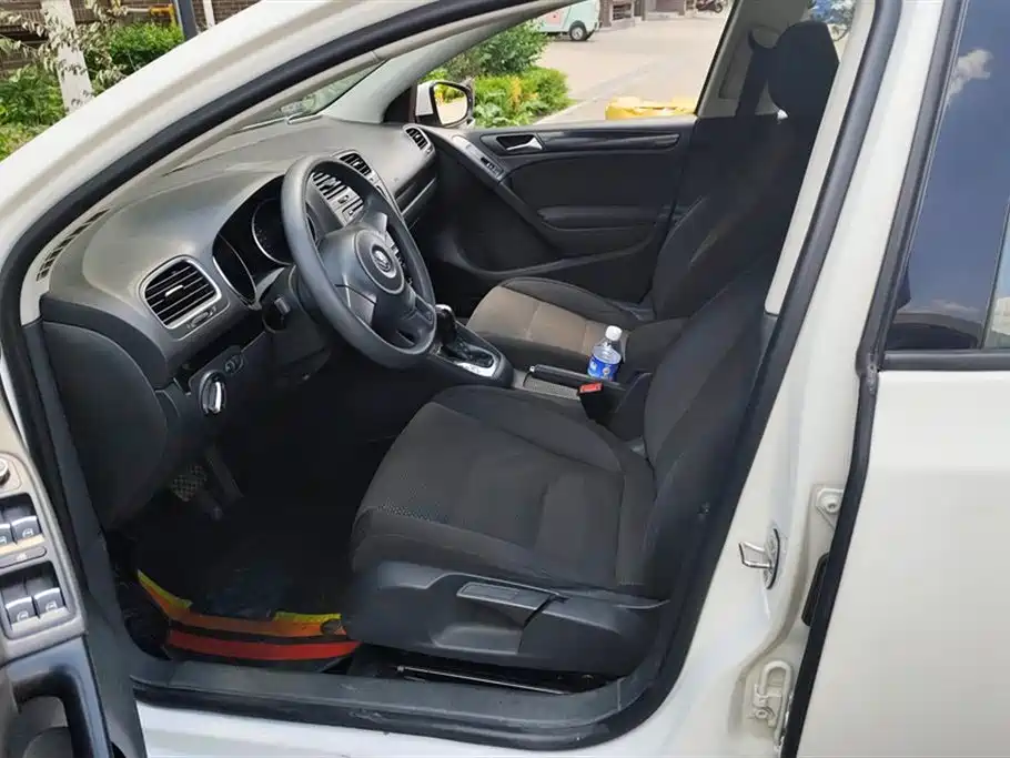 Volkswagen Golf 2010 1.4TSI Auto Comfort фото 9