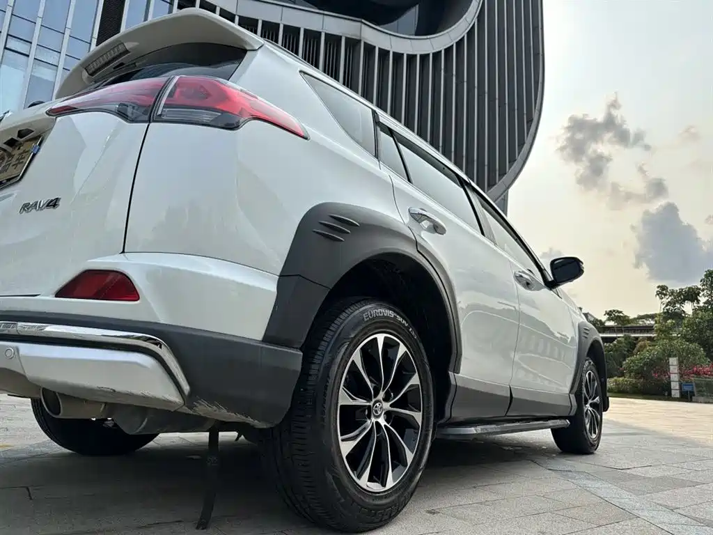 Toyota RAV4 Rongfang 2019 2.0L CVT 2WD Trend X Limited Edition China V фото 9