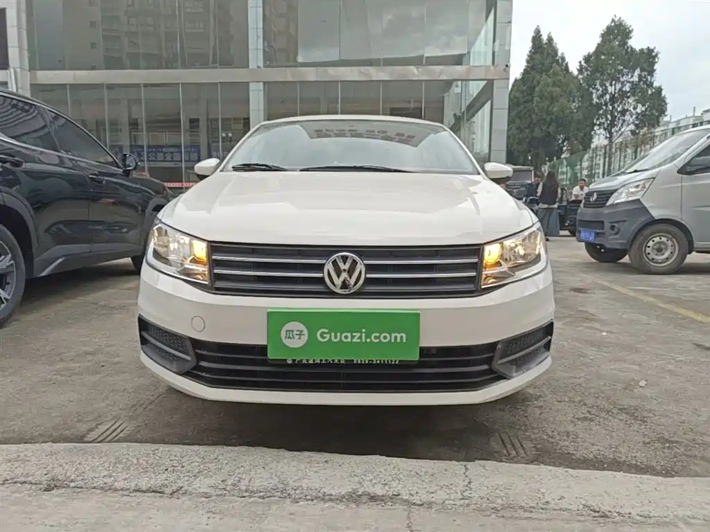 VOLKSWAGEN SANTANA
