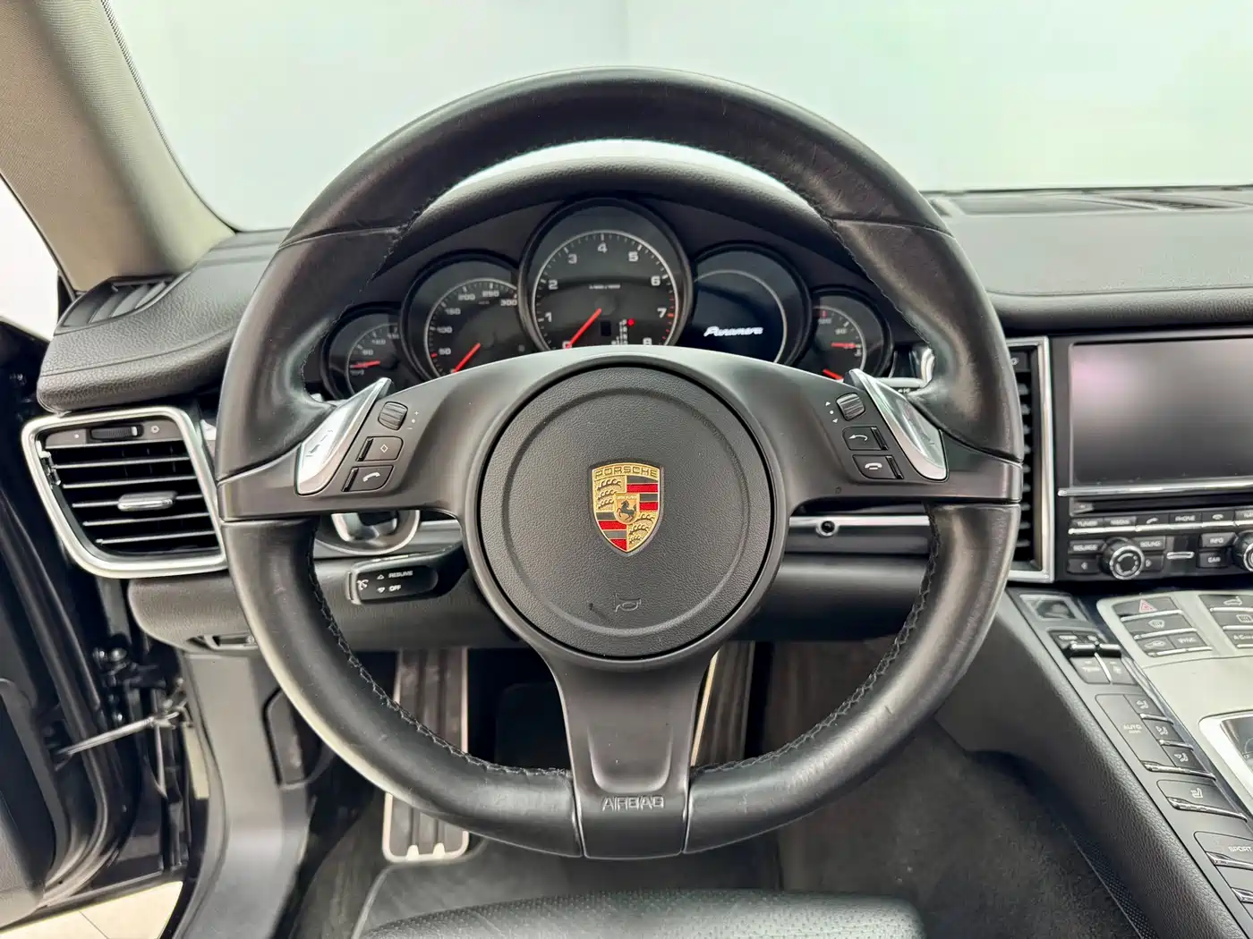 Porsche Panamera 2014 Panamera 3.0T фото 20