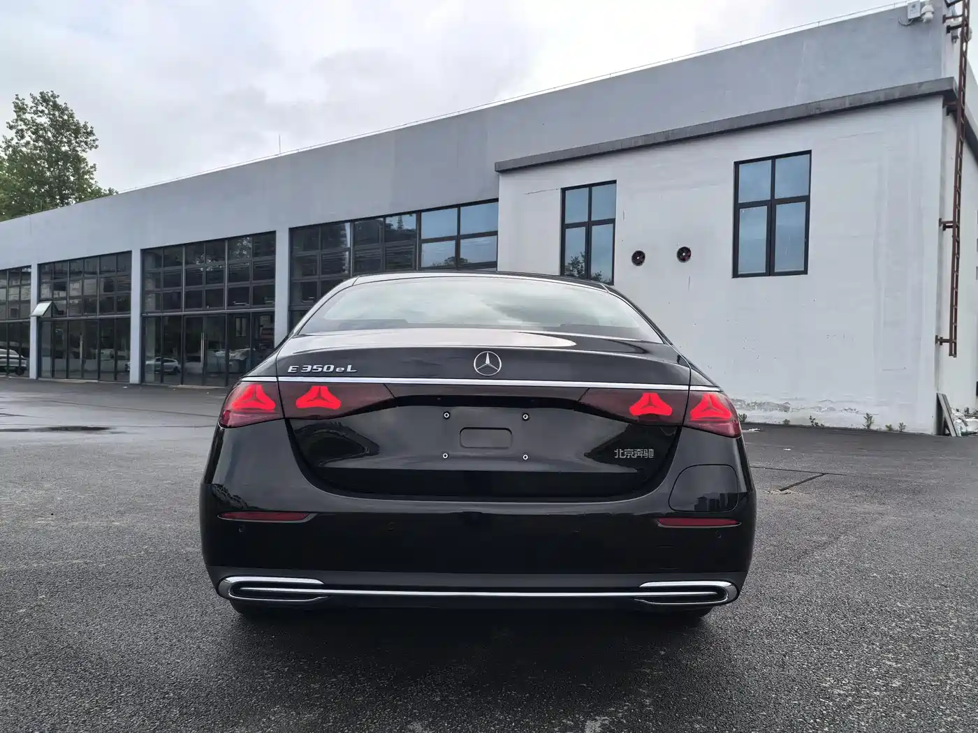 Mercedes-Benz E-Class New Energy 2024 E 350 e L Plug-in Hybrid Sedan фото 10