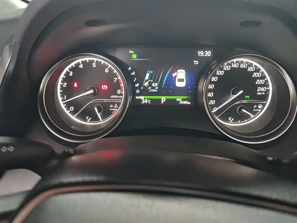 Toyota Camry 2019 2.5G Luxury Edition China VI фото 11