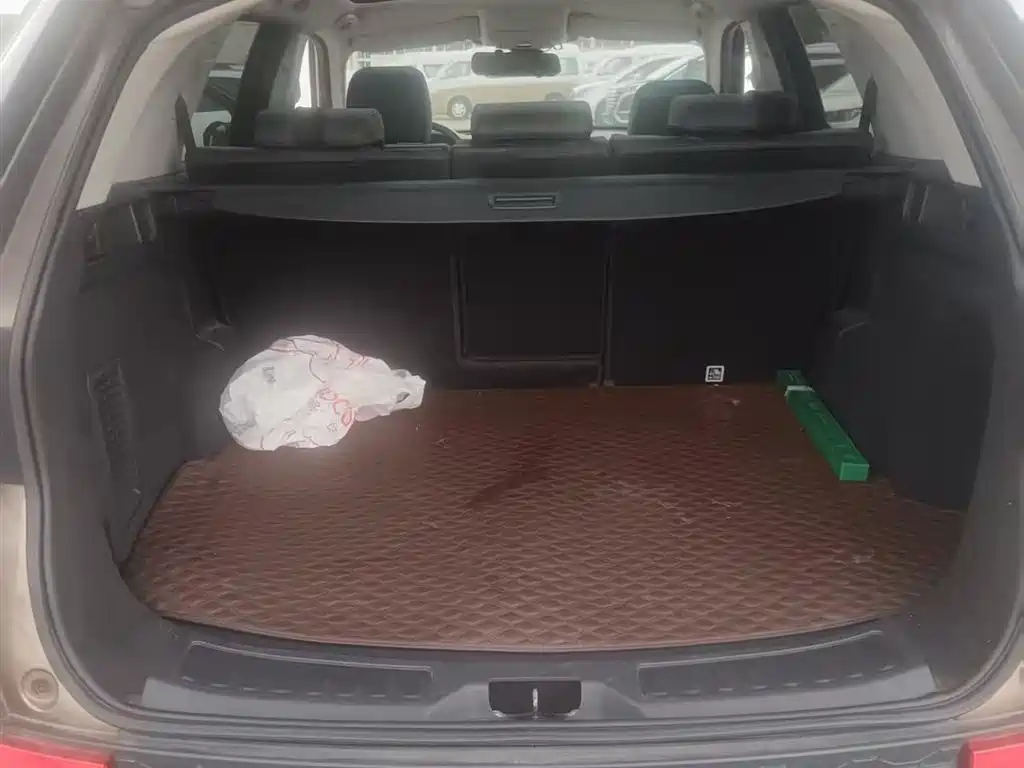 Land Rover Discovery Sport (Import) 2015 2.0T HSE Luxury фото 12