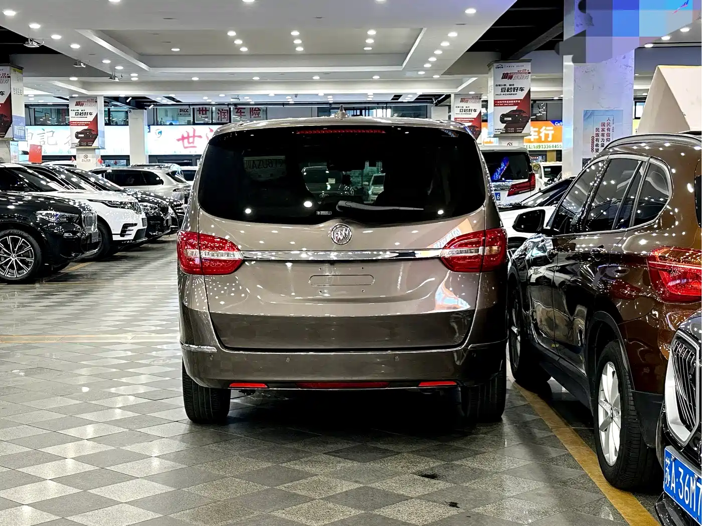 Buick GL8 2014 3.0L XT Luxury Business Flagship фото 4