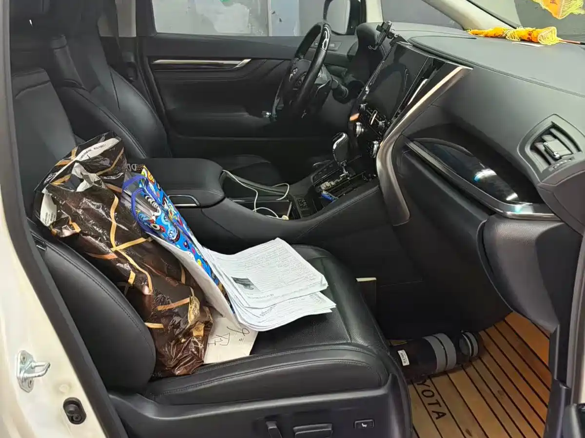 Toyota Vellfire 2023 Crown Hybrid 2.5L HV Luxury фото 7