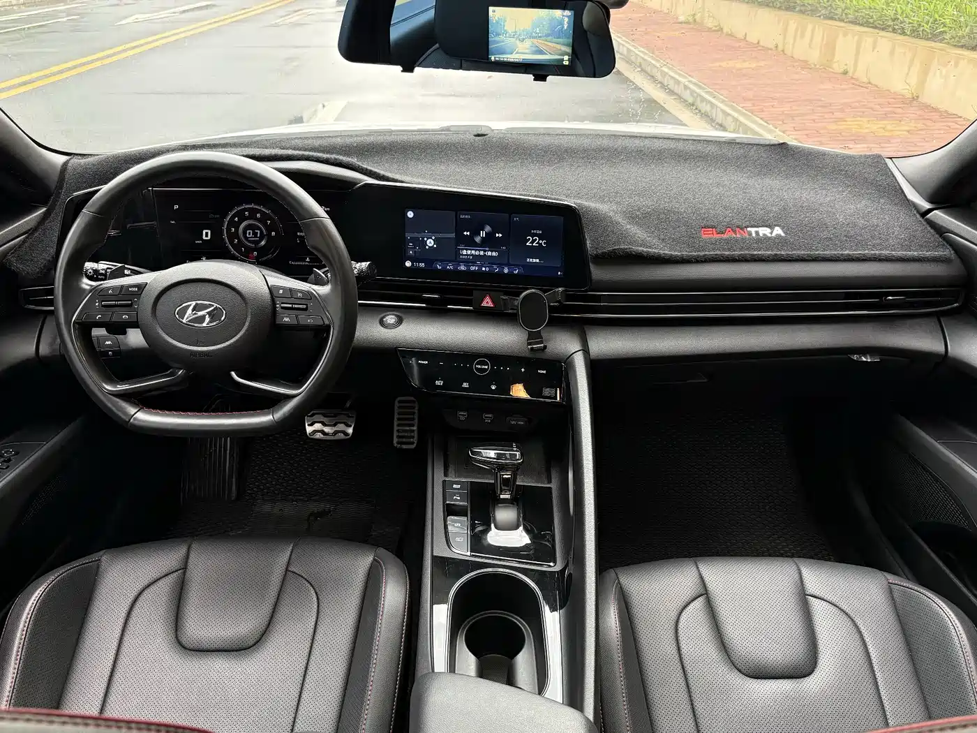 Hyundai Elantra 2021 240TGDi DCT LUX Premium Edition фото 13