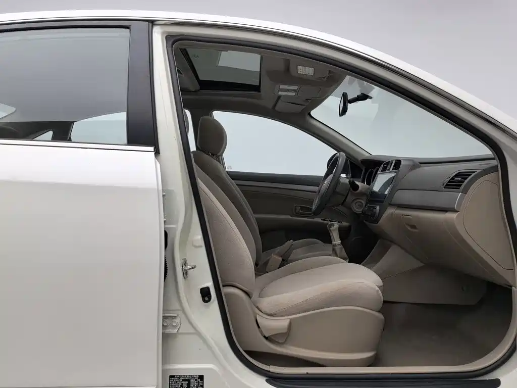 Фото 23 - Nissan Sylphy