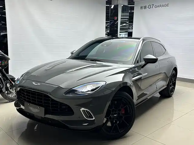 ASTON MARTIN DBX