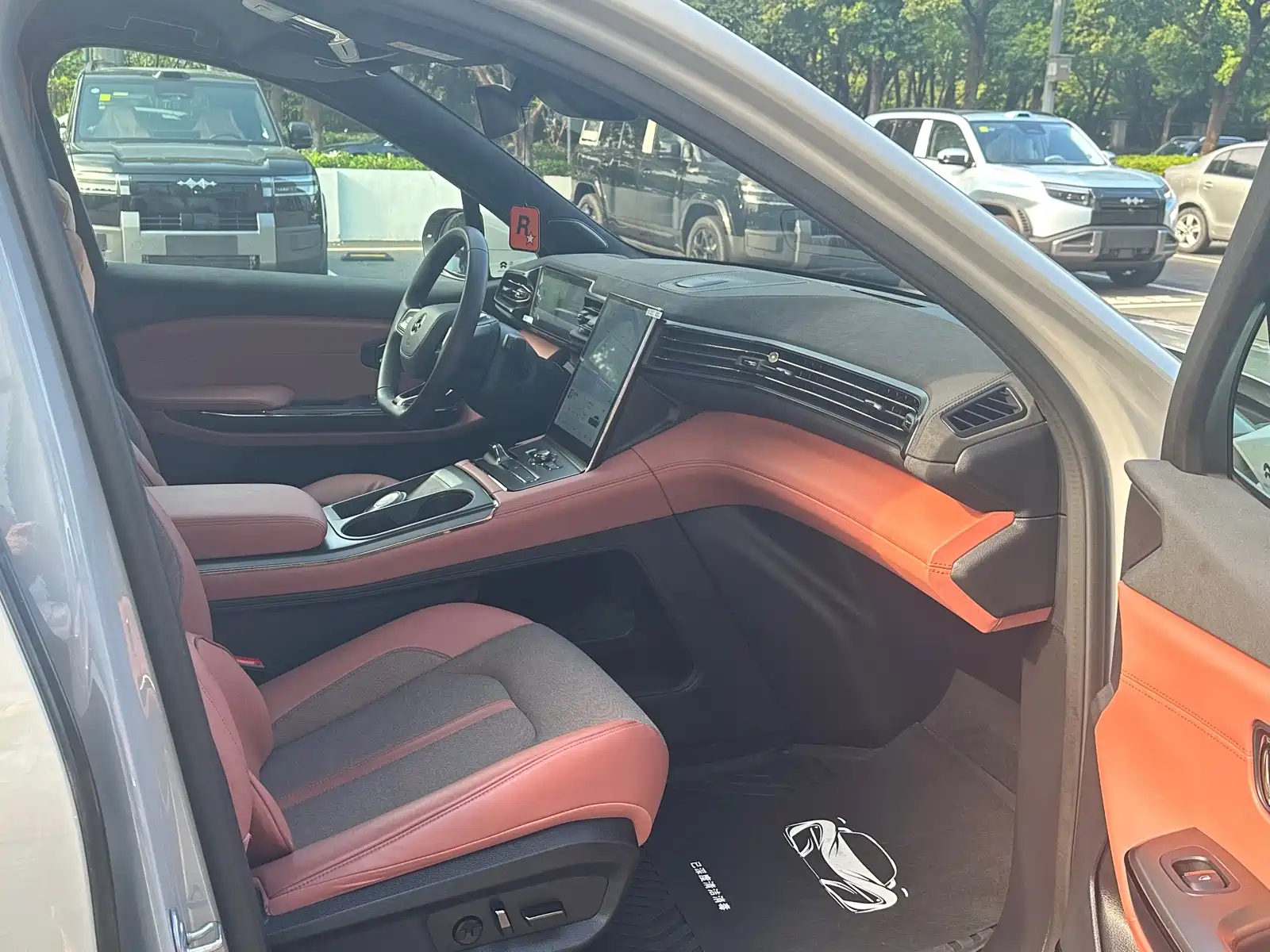Фото 8 - NIO EC6