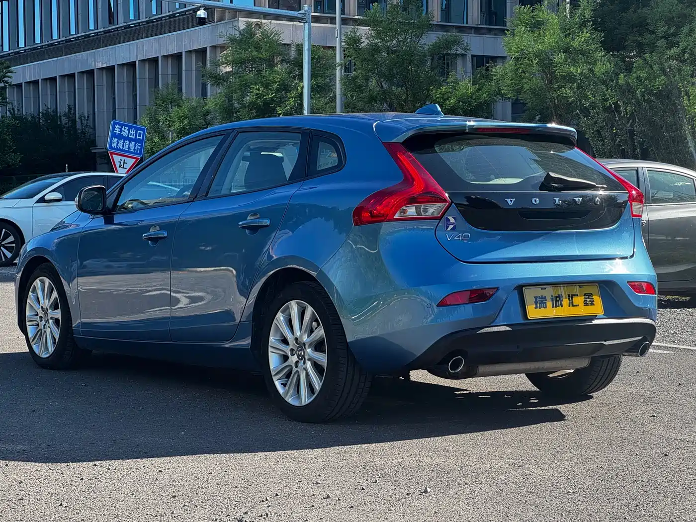 Фото 7 - Volvo V40