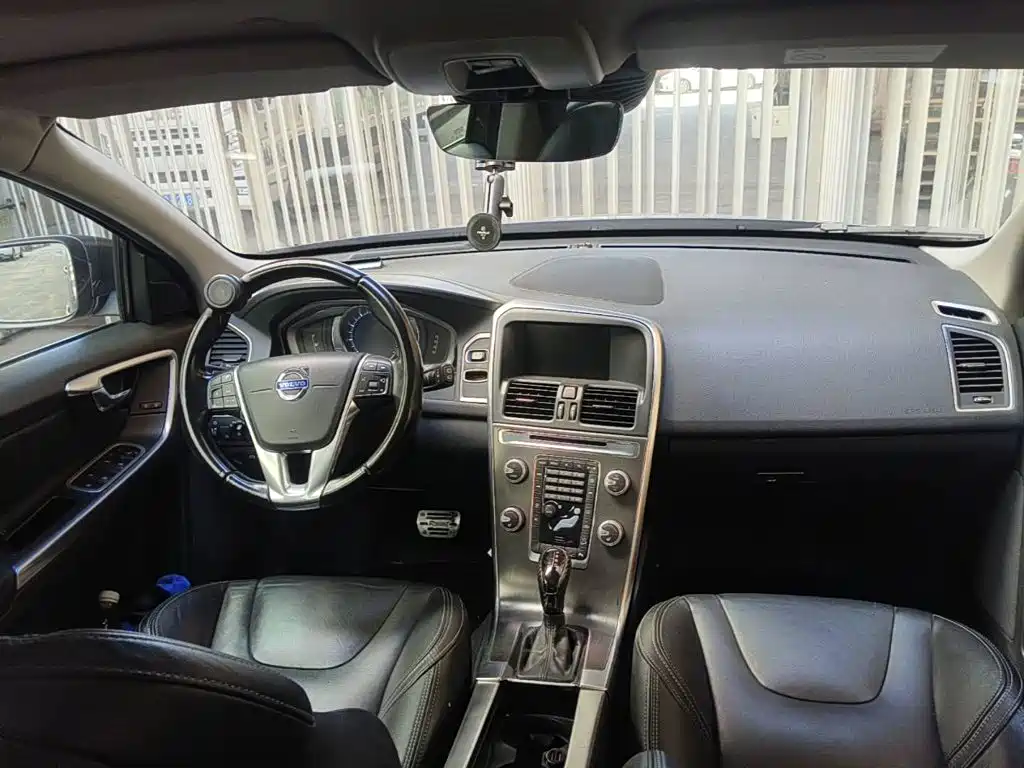 Photo 11 - Volvo XC60