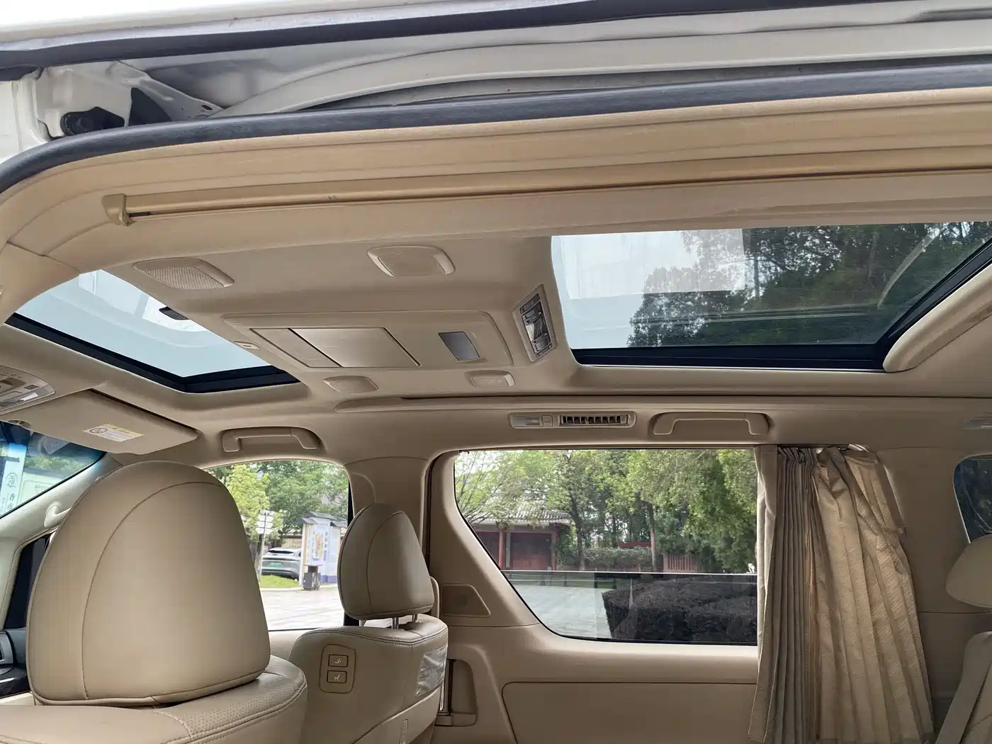 Toyota Alphard 2011 3.5L Luxury Edition фото 16