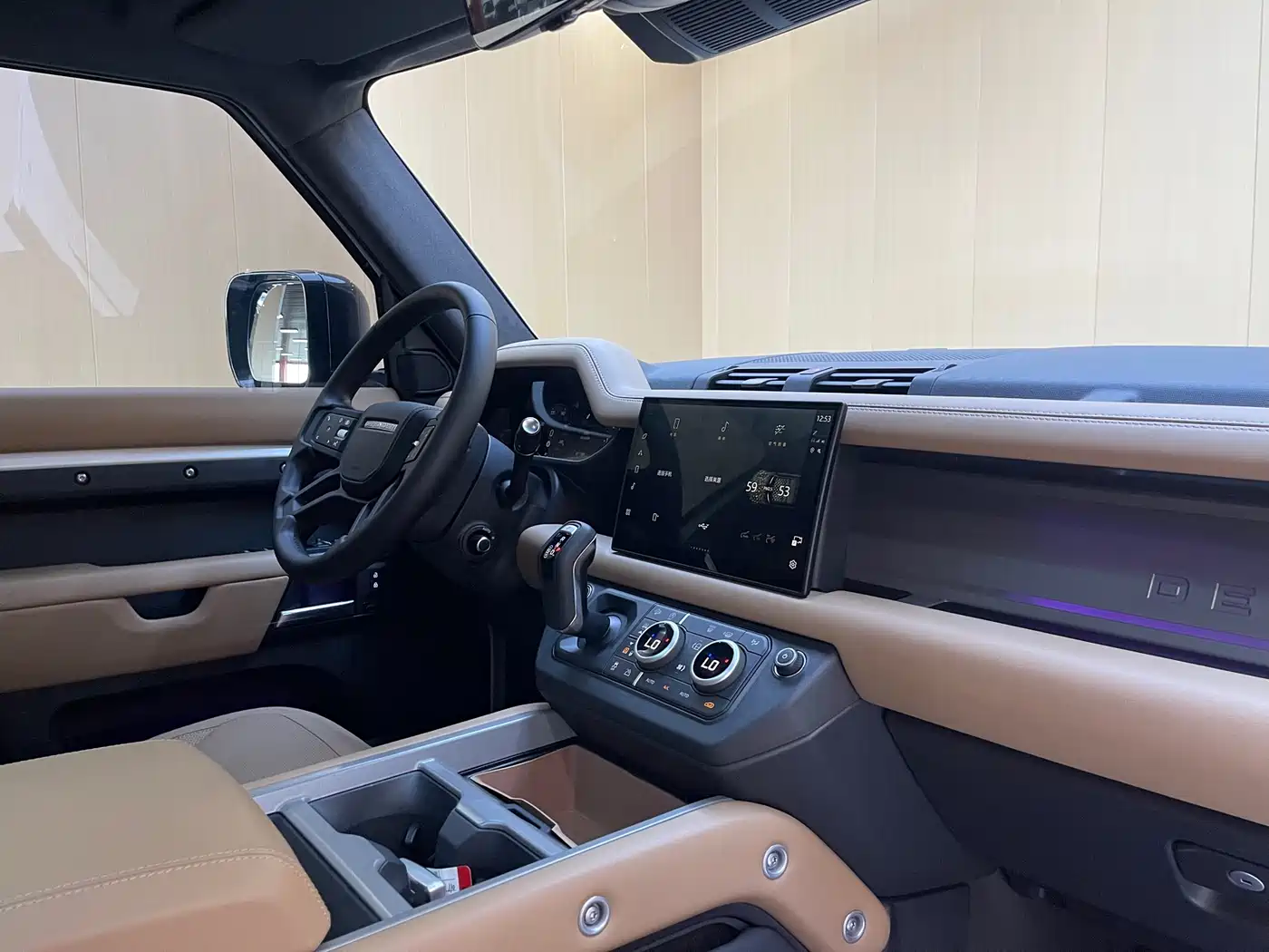 Land Rover Defender 2025 110 3.0T P400 -Dynamic HSE фото 12