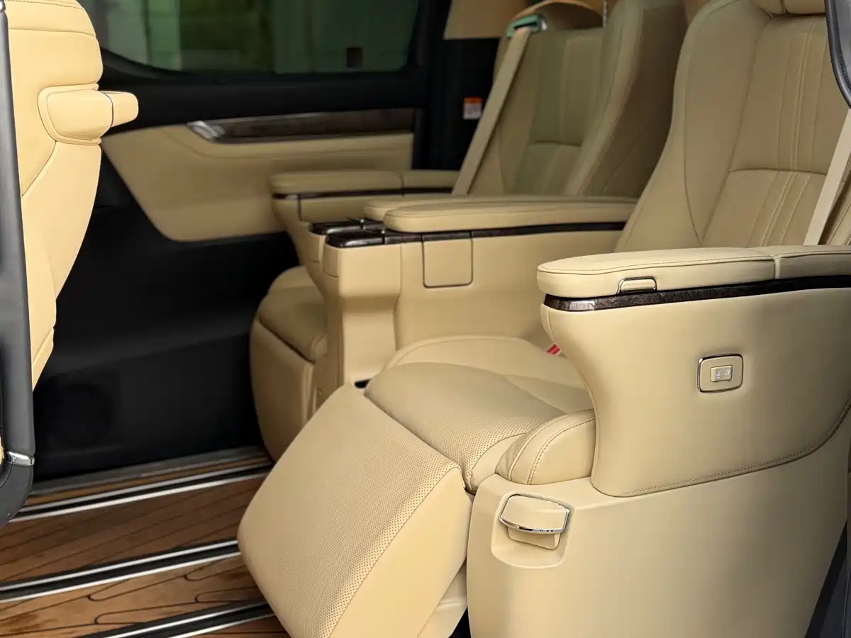 Toyota Vellfire 2023 Crown Hybrid 2.5L HV Premium фото 10