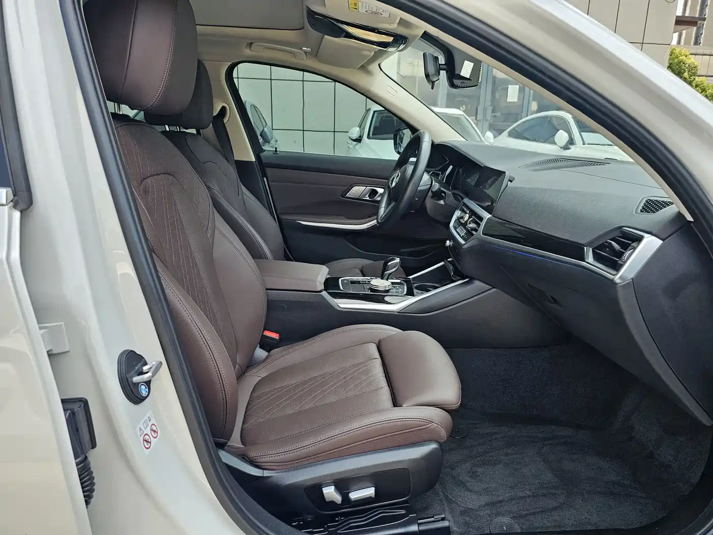 BMW 3 Series 2022 320Li M Sport Package фото 8
