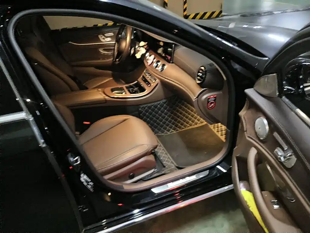 Mercedes-Benz E-Class, миниатюра 10