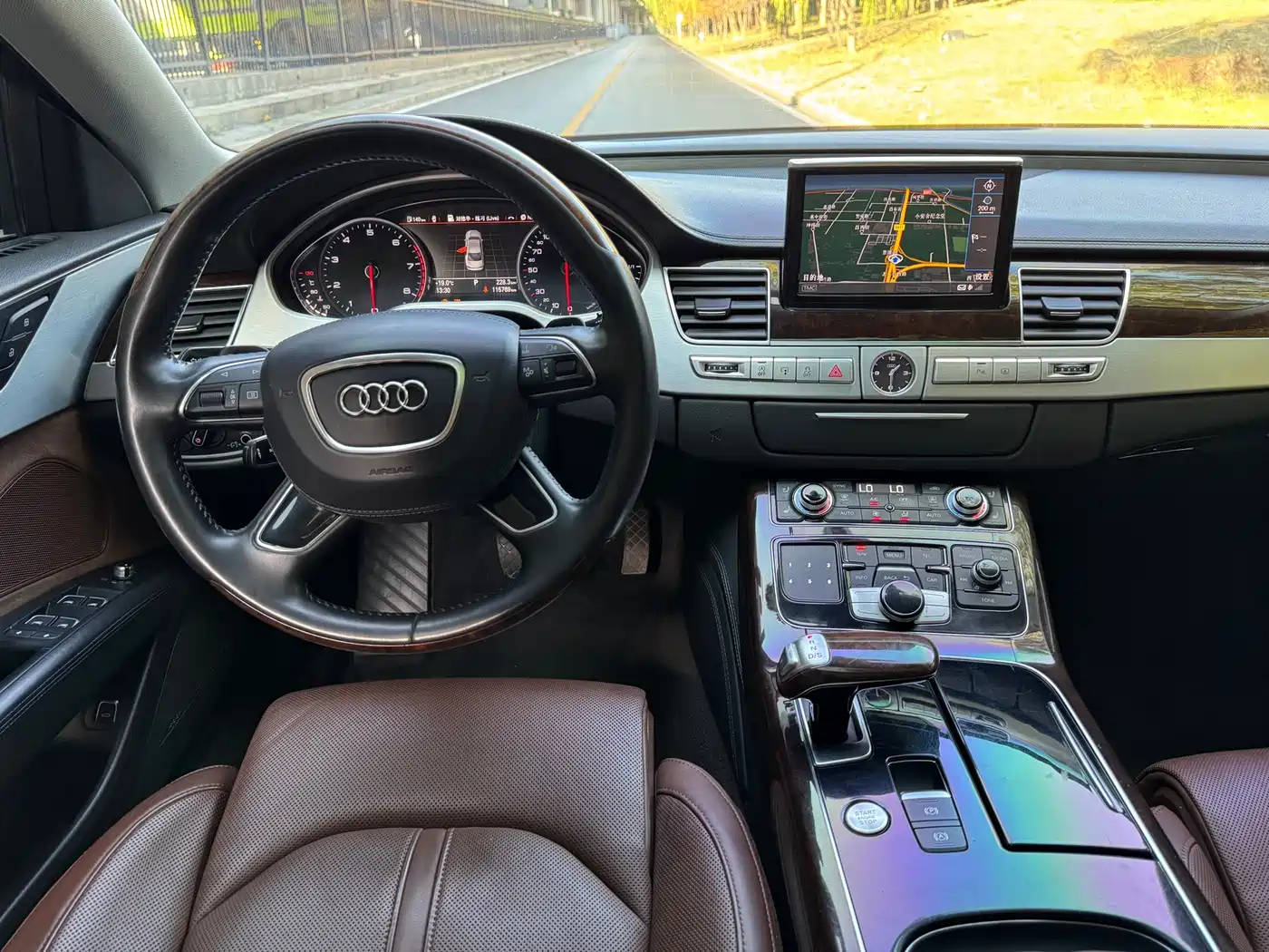 Audi A8 2013 A8L 50 TFSI quattro Premium фото 5