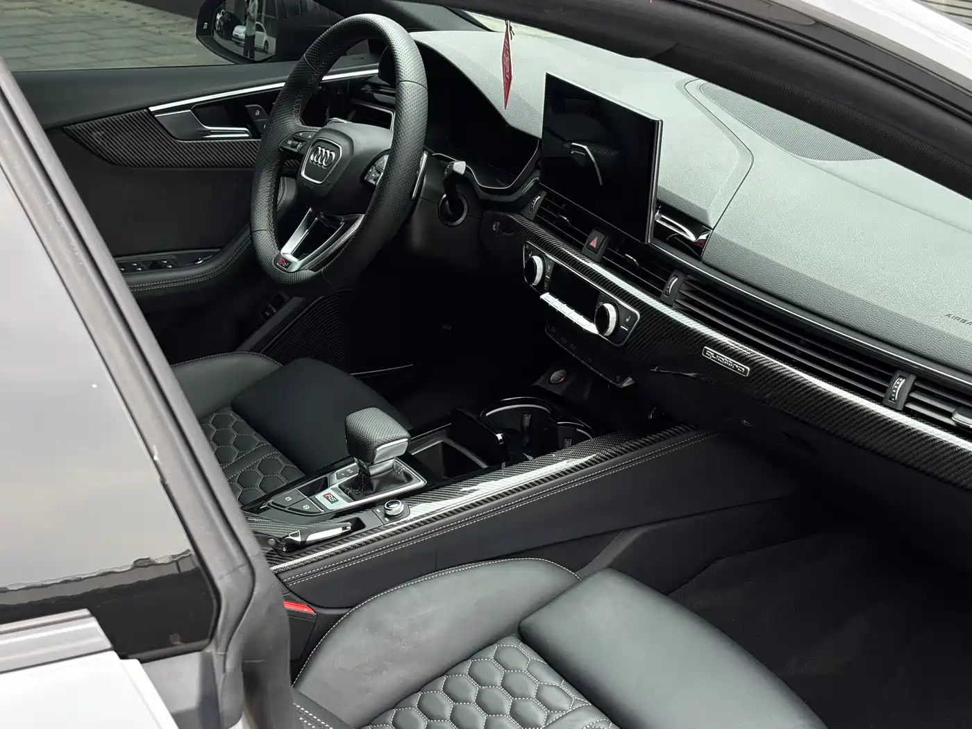 Audi RS 5 2022 RS 5 2.9T Sportback Dark Gold Edition фото 8