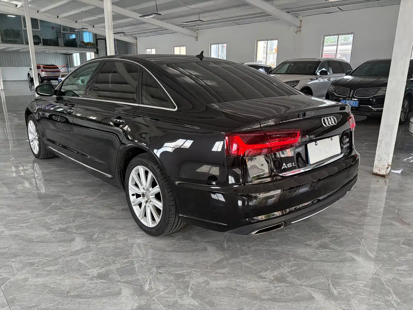 Photo 4 - Audi A6L