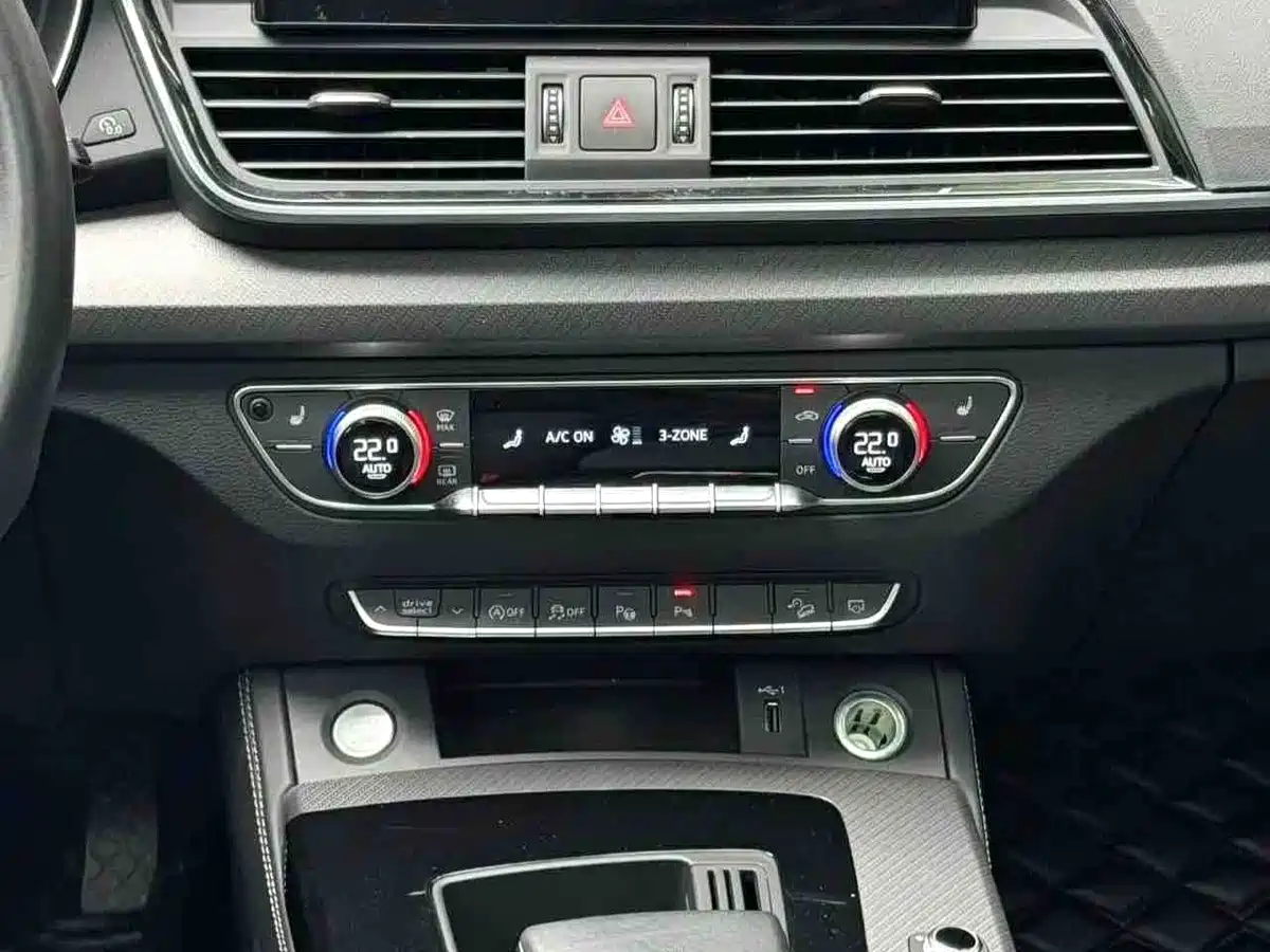 Audi Q5L 2022 40T Luxury Elegance фото 6