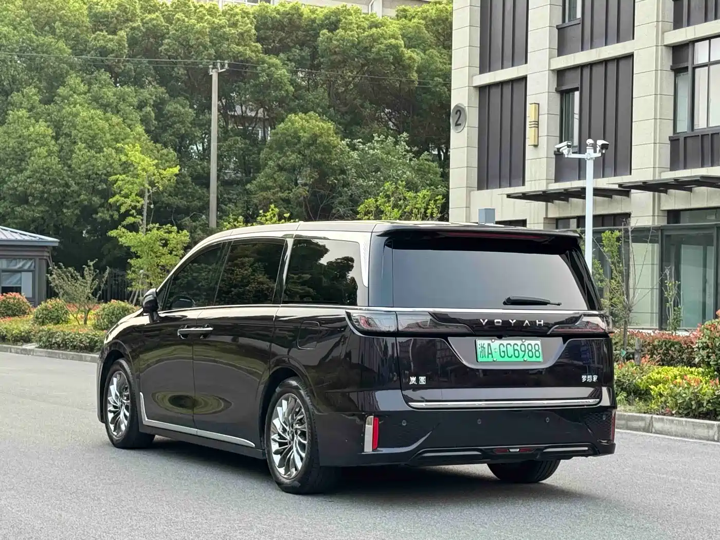 Voyah Auto Voyah Dreamer 2024 PHEV Extended Range Flagship Edition фото 6