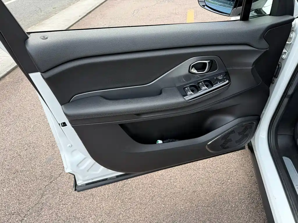 NIO ES8 2019 2018 355KM Base Model 7-Seater Version