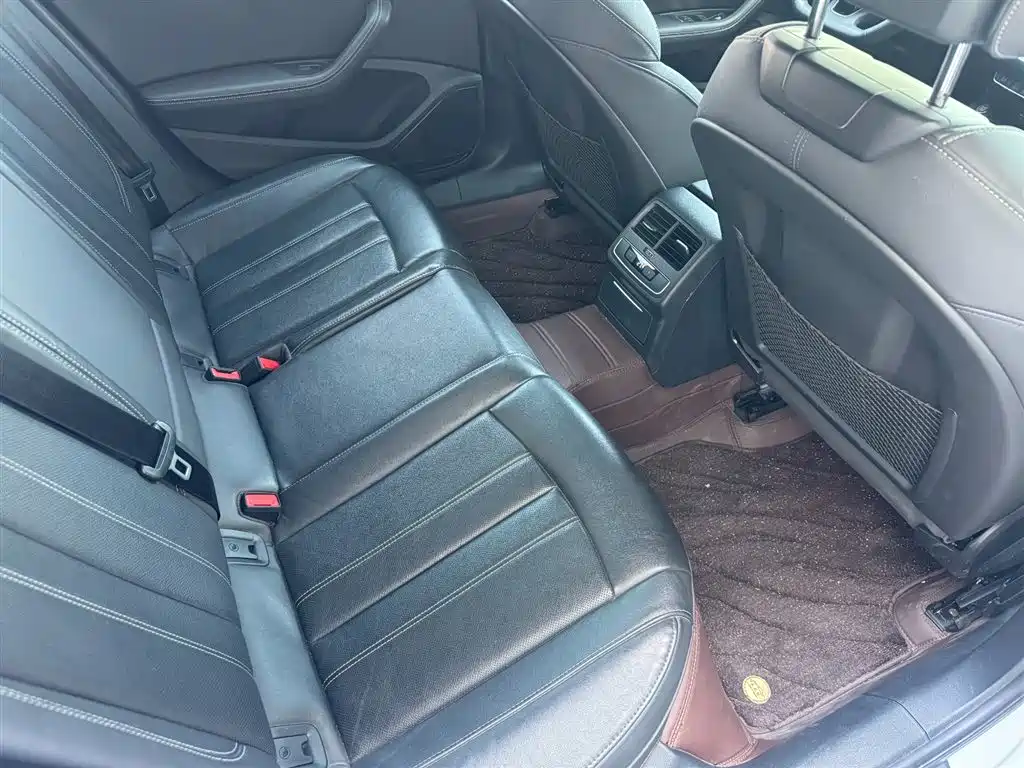 Audi A4L 2024 40 TFSI Luxury Dynamic фото 14