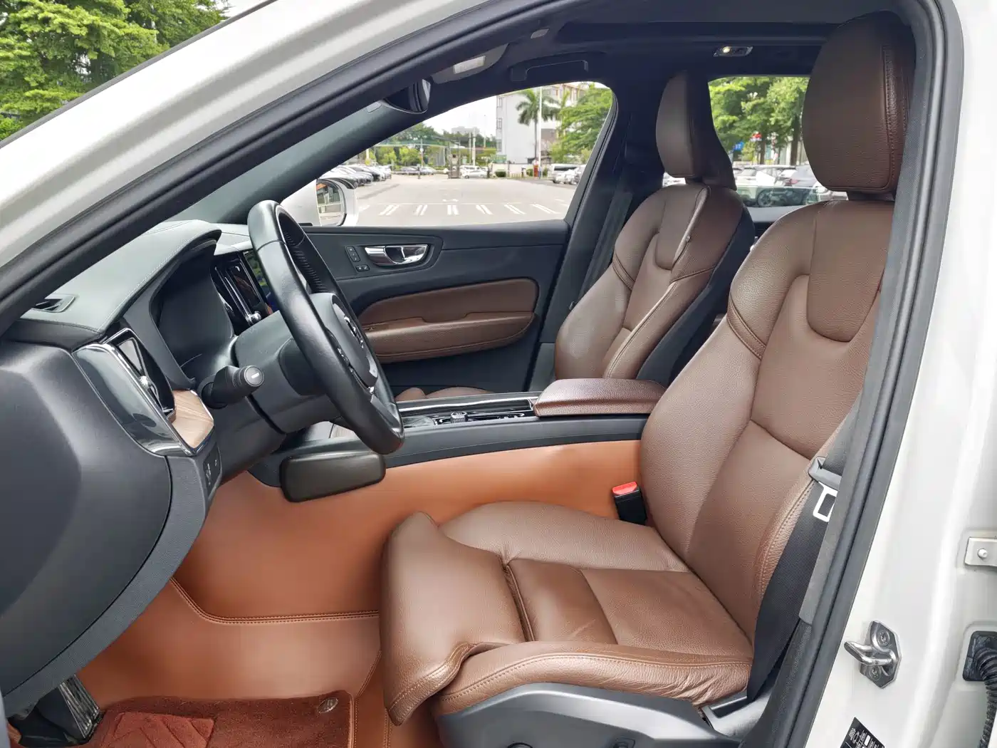 Фото 5 - Volvo XC60