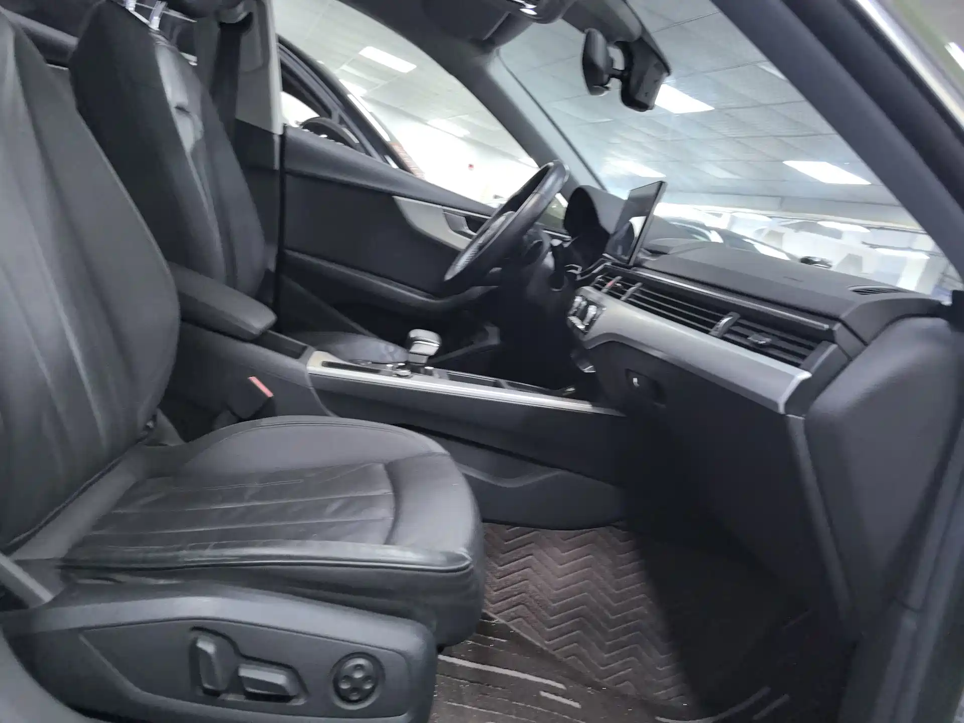 Photo 16 - Audi A5 (Import)