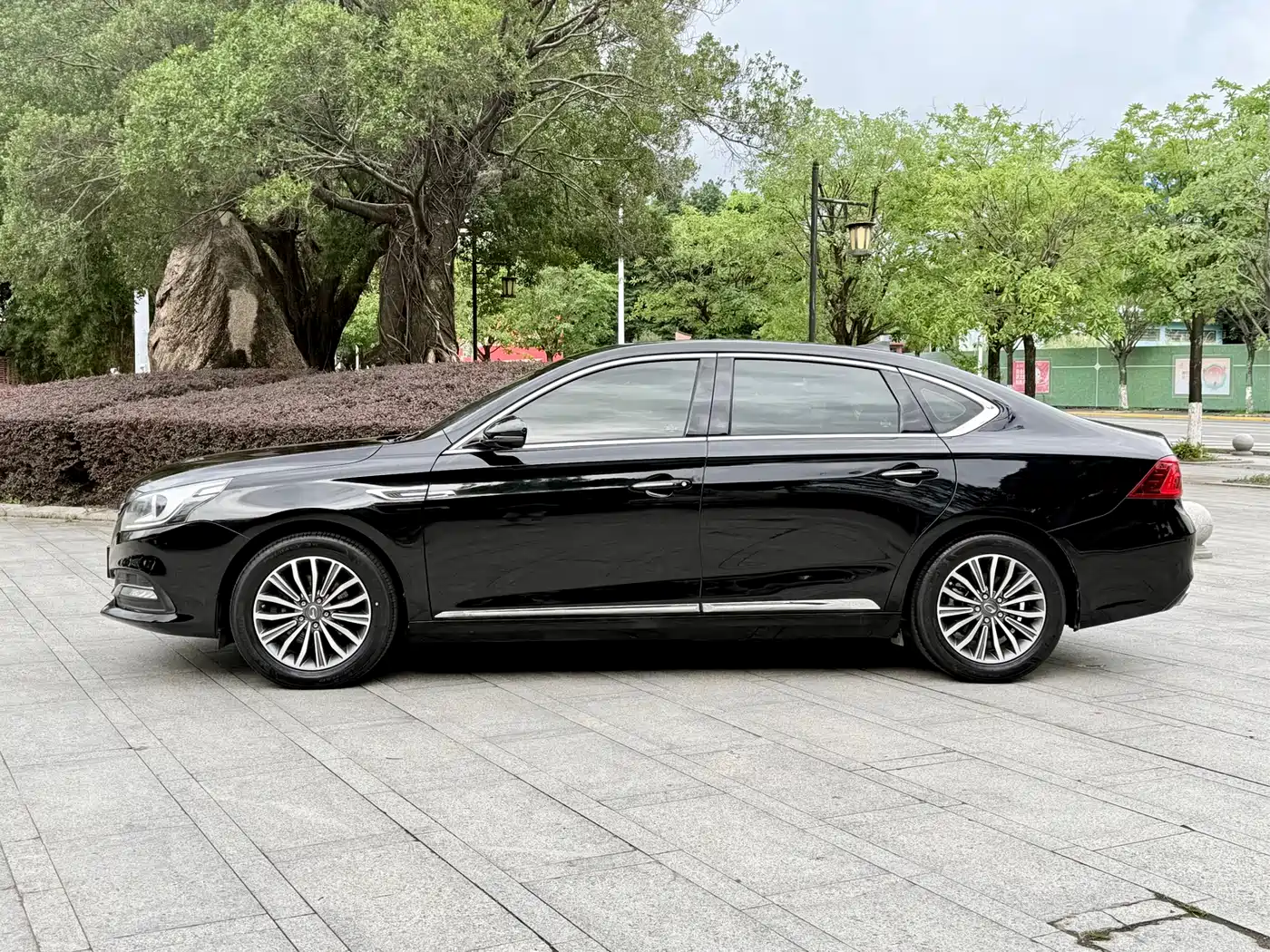 GAC Trumpchi Trumpchi GA8 2017 280T Premium Edition фото 4