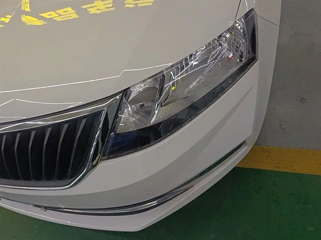Škoda Skoda Rapid Spaceback 2018 1.6L Manual Comfort фото 24